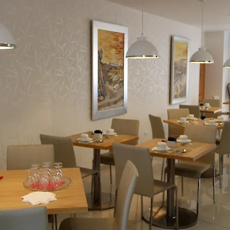 Sea Garden ゲストハウス ペニシェ