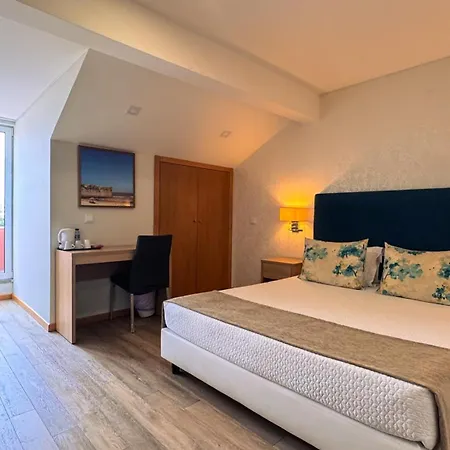 בית הארחה Sea Garden 4*