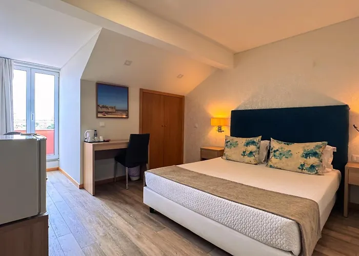 בית הארחה Sea Garden 4*