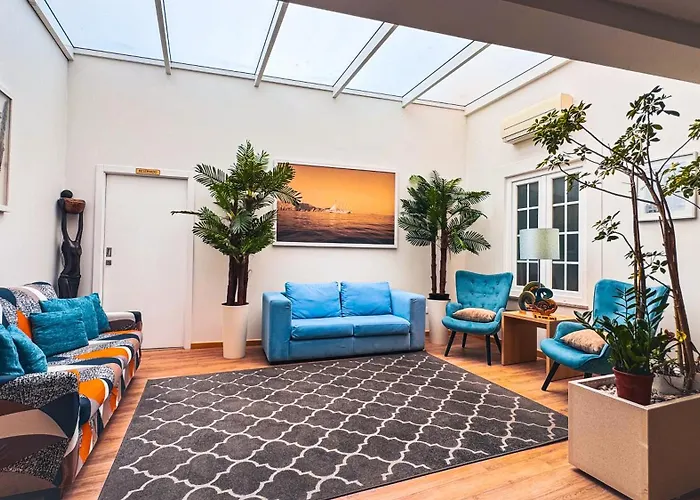 בית הארחה Sea Garden 4*