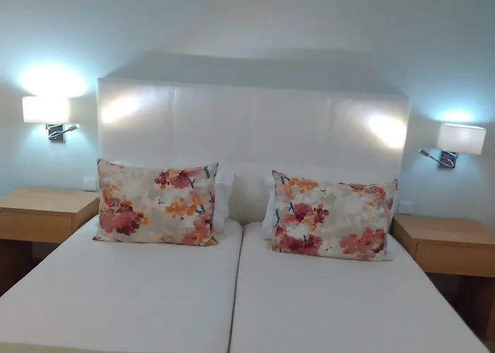 Sea Garden בית הארחה