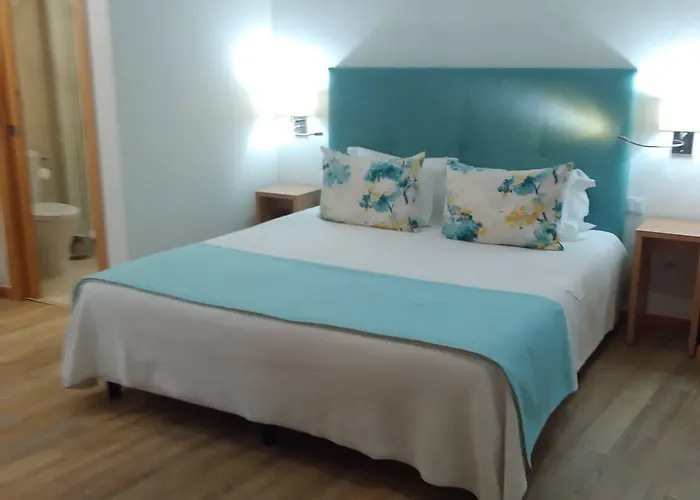 Sea Garden בית הארחה פניש