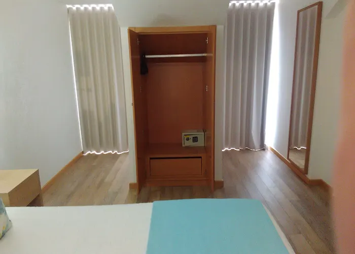 Sea Garden בית הארחה 4*