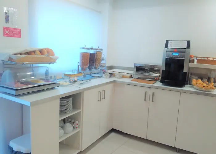 בית הארחה Sea Garden 4*