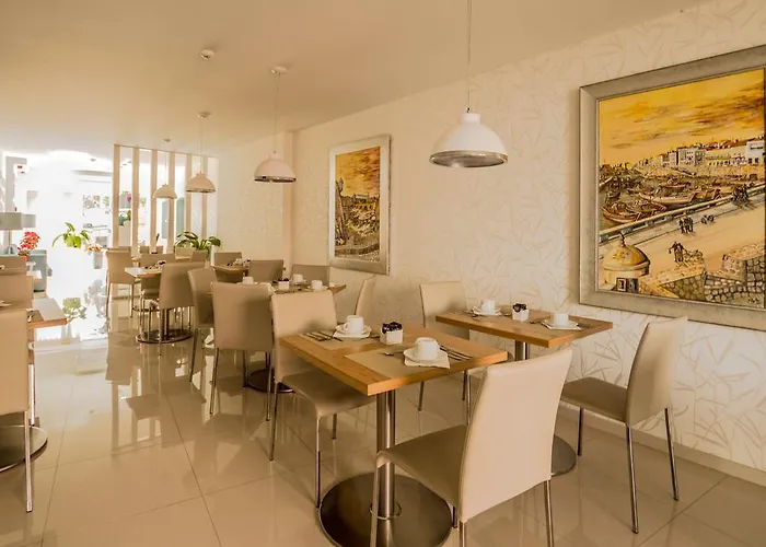 בית הארחה Sea Garden 4*