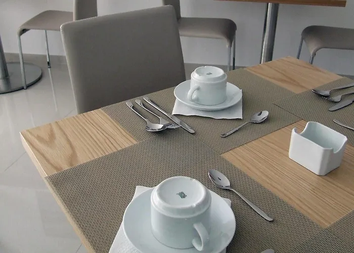 Sea Garden 4* פניש